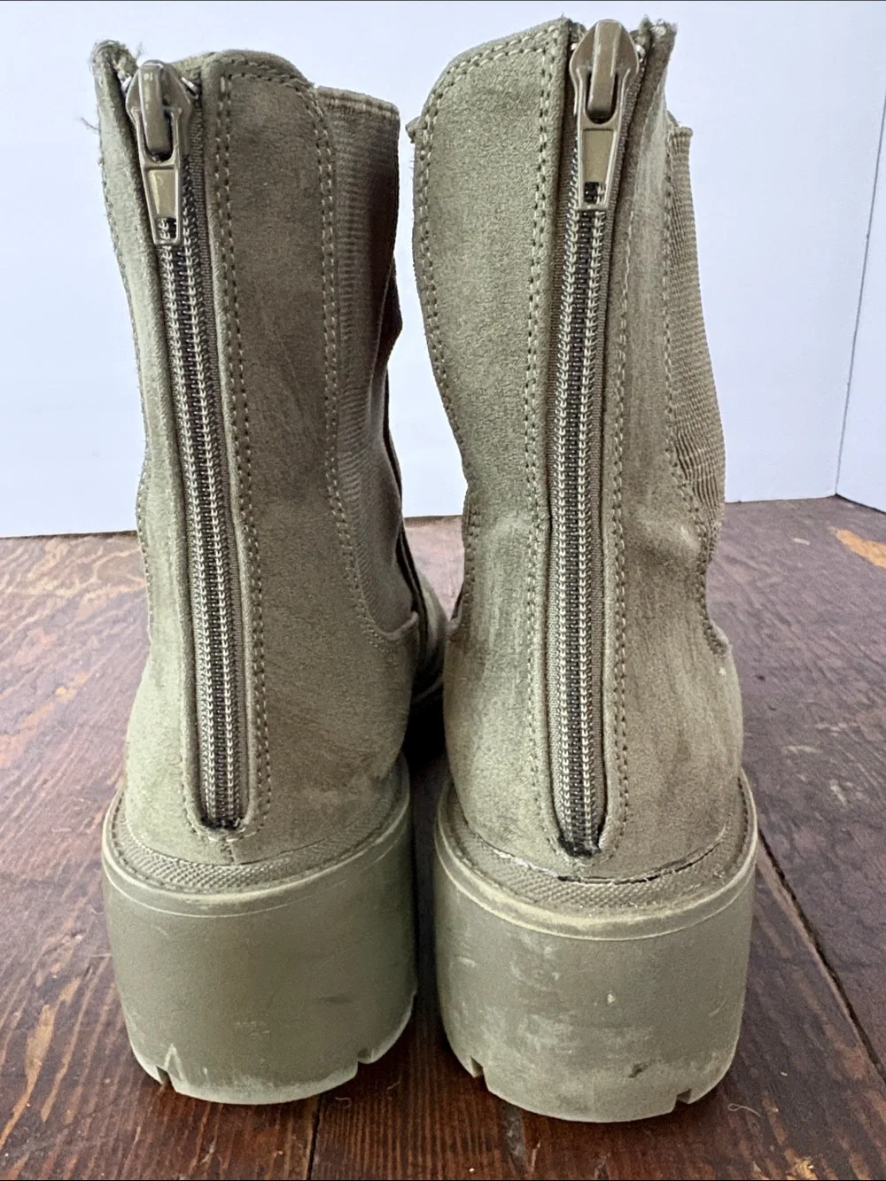 Esprit Elvira Olive Suede Chelsea Lug Boots Y2K Military Size 9